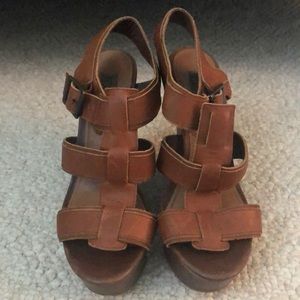 •Steve Madden Wedges•